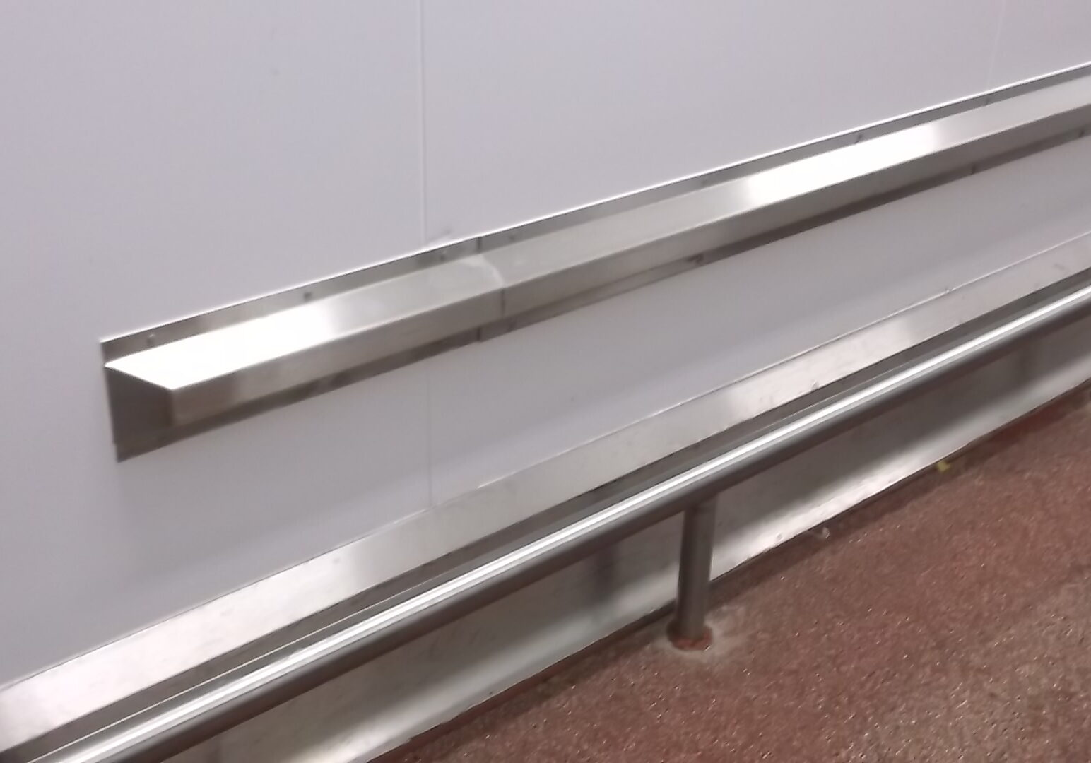 THC Midlands Commercial Hygienic Wall and Ceiling Installation East Midlands